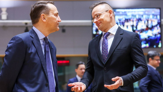 Contre între miniştrii de externe ai Ungariei şi Poloniei la reuniunea NATO din Turcia