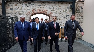 Întâlnirea tripartită Ucraina-SUA-Turcia de la Istanbul s-a încheiat. Iermak: Prioritatea Kievului este obţinerea unui ”armistiţiu necondiţionat”. Ucraina se îndoieşte că delegaţia rusă are o ”putere reală de decizie” şi vrea să negocieze o întâlnire Zele