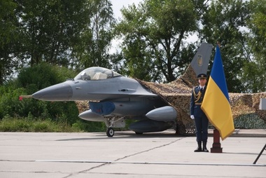 Ucraina anunţă că a pierdut un nou avion de tip F-16 livrat de Occident. Pilotul s-a catapultat şi este bine. Kievul anunţă un atac rus cu 112 drone, dintre care a doborât 73, în pofida unui ultimatum european şi american dat luni Kremlinului