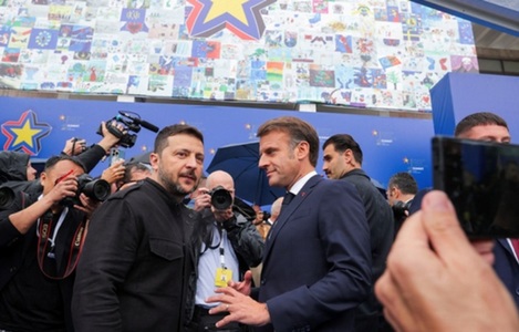 Zelenski regretă, la un summit CPE, la Tirana, că lui Putin ”i-a fost frică” să vină la negocieri directe în Turcia. Rusia nu vrea un armistiţiu, estimează macron şi cere ”presiuni sporite”