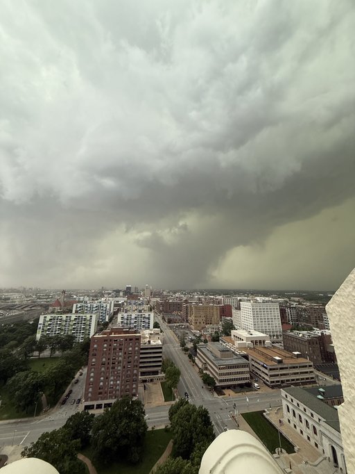 Tornadă în Missouri. Cinci persoane au murit - VIDEO