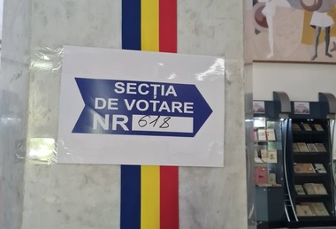 PRESA INTERNAŢIONALĂ. Financial Times: Prezenţa masivă la vot pare să fi înclinat balanţa în favoarea lui Nicuşor Dan