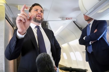 J. D. Vance recunoaşte un ”impas” în negocierile privind Războiul din Ucraina, înainte să plece din Italia, după ce a fost primit de Papa Leon al XIV-lea. ”Ascultă, eşti serios? Eşti realist?”, crede că-i va spune Trump, cu care a discutat la telefon, lui Putin