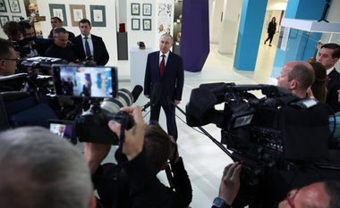UPDATE-Rusia este ”pregătită să lucreze” împreună cu Ucraina la un ”memorandum” privind ”un posibil tratat de pace”, anunţă Putin după ce vorbeşte cu Trump la telefon