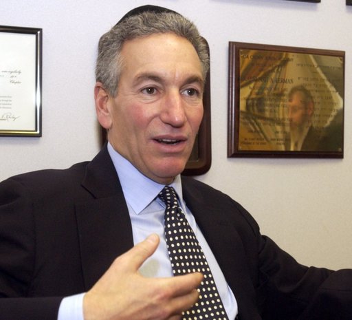 Senatul SUA l-a confirmat pe Charles Kushner, cuscrul lui Trump, în funcţia de ambasador în Franţa