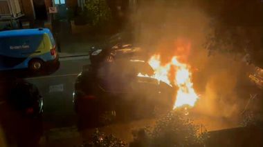 Un român, al doilea bărbat inculpat în cazul incendierii casei premierului britanic Keir Starmer