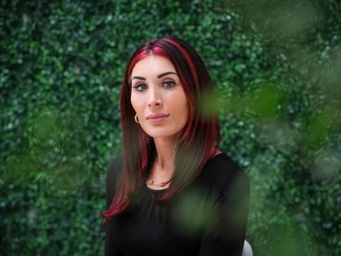 Reuters: „Războinica” Laura Loomer îl atacă pe Trump din inima MAGA