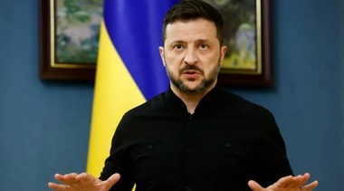 Zelenski acuză Rusia, după convorbirea lui Trump cu Putin fără vreun rezultat, de faptul că ”încearcă să câştige timp” pentru a-şi continua ”invazia şi războiul”. El respinge ”condiţii nerealiste” ale Moscovei