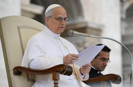 Papa Leon al XIV-lea cere Israelului, în prima sa audienţă generală cu public, în Piaţa Sf. Petru, să lase să intre un ”ajutor decent” în Fâşia Gaza şi să se pună capăt ostilităţilor ”al căror preţ atroce a fost plătit de către copii, persoane în vârstă ş