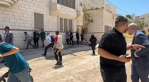 Militari israelieni trag cu ”gloanţe reale” într-un grup de diplomaţi străini, inclusiv din România, într-o vizită la Jenin, organizată de Autoritatea Palestiniană. Armata israeliană ”regretă neplăcerile cauzate” şi evocă ”focuri de avertisment” / Reacţii