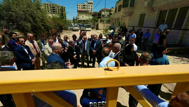 Israelul înfurie numeroase ţări după incidentul armat de la Jenin. Franţa îl convoacă pe ambasadorul israelian. Irlanda, ”şocată şi consternată”. Egiptul cere ”clarificări” cu privire la un ”incident contrar tuturor normelor diplomatice”, Germania cere ”lumină”