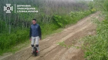 Peste 49.000 de bărbaţi arestaţi de la începutul războiului, în 2022, încercând să fugă din Ucraina, anunţă grănicerii. Majoritatea încearcă să se sustragă mobilizării fugind prin regiunea ucraineană poroasă Transcarpatia în România şi Ungaria
