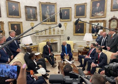 „Ce altceva ar fi putut face Cyril?” Sud-africanii laudă calmul de care a dat dovadă preşedintele Ramaphosa după ambuscada pe care i-a întins-o Trump la Casa Albă