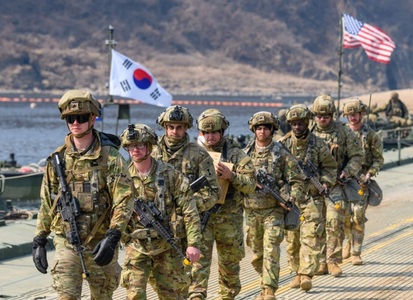 Coreea de Sud anunţă că nu a discutat cu SUA, după ce WSJ dezvăluie că Trump vrea să retragă 4.500 de militari americani şi să-i mute în Guam