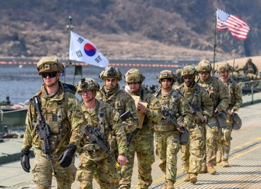 Coreea de Sud anunţă că nu a discutat cu SUA, după ce WSJ dezvăluie că Trump vrea să retragă 4.500 de militari americani şi să-i mute în Guam