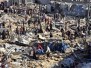 Secretarul general al ONU Antonio Guterres evocă ”poate cea mai crudă perioadă” a Războiului din Fâşia Gaza. ONU a preluat de luni 115 camioane, ”un strop de ajutor, în timp ce este necesar un potop”. ”Cote” de ajutor. 80% din Fâşia Gaza, interzisă popula