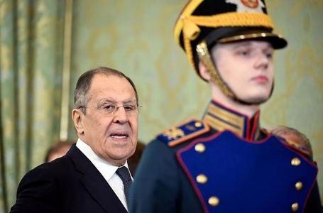 Rusia urmează să transmită un document cu cerinţe în vederea încheierii Războiului din Ucraina, duminică, după încheierea unui schimb-record de câte 1.000 de prizonieri, anunţă Serghei Lavrov. Ucraina pregăteşte şi ea un document, aşa cum au convenit în T