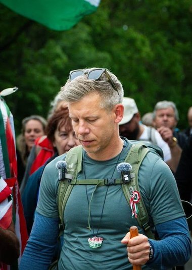 Liderul opoziţiei din Ungaria Peter Magyar a trecut graniţa în România. El a plecat la 14 mai în marş spre Transilvania