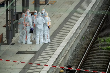 Atac cu cuţitul în gara din Hamburg. Suspecta prezintă „indicii foarte concrete ale unei boli psihice”