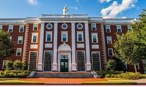 Trump dă asigurări că va ”câştiga” bătălia împotriva Universităţii Harvard. ”Intenţionez să retrag subvenţii de trei miliarde de dolari foarte antisemitei Harvard, pentru a-i da unor instituţii de învăţământ profesional în toată ţara”, ameninţă el
