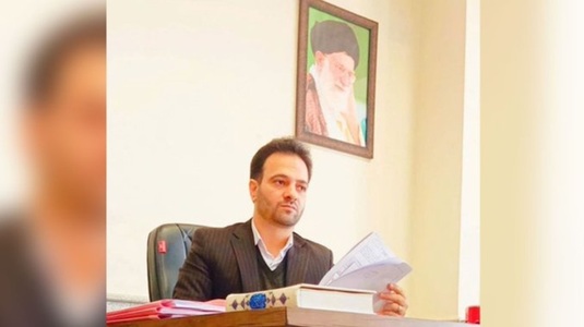 Un judecător, asasinat în timp ce se ducea la serviciu, la Shiraz, în sudul Iranului. Doi bărbaţi, căutaţi