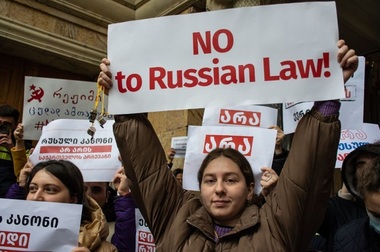 Legea ”agenţilor străini”, care intră în vigoare sâmbătă, ”pune în pericol” aderarea Georgiei la UE, avertizează Bruxellesul