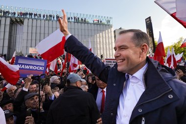 Răsturnare de situaţie în Polonia. Candidatul naţionalist Karol Nawrocki trece în fruntea cursei prezidenţiale, conform datelor actualizate ale unui exit-poll