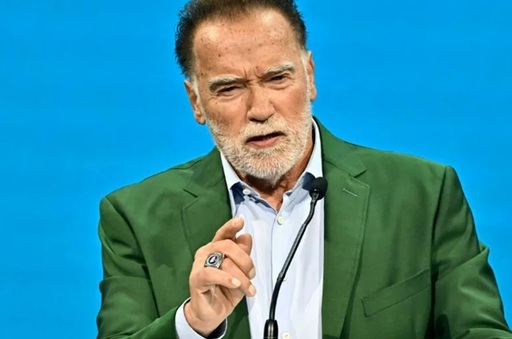Schwarzenegger le dă peste cap rutina călătorilor cu transportul în comun din Viena