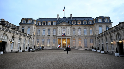 Cinci persoane, inclusiv trei foşti militari, inculpate în Franţa cu privire la infracţiuni privind secretul apărării. Un francez născut în Tadjikistan, un fost analist la Élysée, principalul suspect. Judecătorii nu reţin activităţi ilegale în legătură cu Rusia