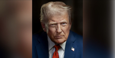 Casal Albă dezvăluie un nou portret al lui Donald Trump, care seamănă în continuare cu celebrul ”mugshot” din Georgia