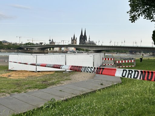 Peste 20.000 de oameni, evacuaţi din centrul oraşului Köln după descoperirea unor bombe din timpul războiului. Zona de evacuare include un spital, două azile de bătrâni şi nouă şcoli, precum şi 58 de hoteluri şi numeroase muzee