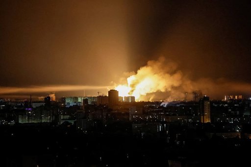 Atac aerian al Rusiei asupra Kievului - patru persoane rănite, clădiri avariate, incendii în mai multe zone ale oraşului.  Alte regiuni din Ucraina s-au aflat sub alertă 