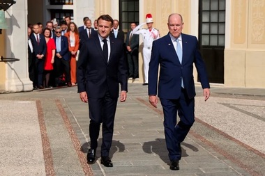 Cadoul inedit al lui Emmanuel Macron pentru Albert de Monaco: un munte subacvatic a primit numele prinţului