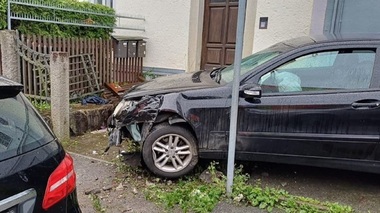 Germania: O maşină a intrat într-un grup de persoane în Passau. Soţia şi fiica şoferului, printre victime
