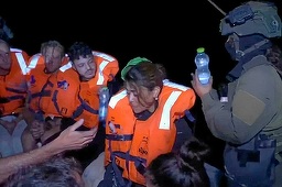 Emmanuel Macron cere eliberarea a şase cetăţeni francezi ”în cel mai scurt timp”, după deturnarea de către armata israeliană a velierului Madleen, care încerca să spargă blocada impusă de Israel Fâşiei Gaza
