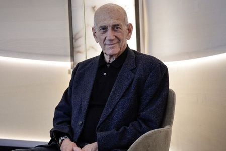 Trump trebuie să-i spună lui Netanyahu ”ajunge!”, cere fostul premier israelian Ehud Olmert, care-l acuză pe vechiul său rival de ”crimă” ”în interes personal” în Războiul din Fâşia Gaza şi pledează în favoarea soluţiei cu două state