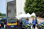 O supraveghetoare ucisă prin înjunghiere la un colegiu în nord-vestul Franţei, de un elev în vârstă de 14 ani, la un control al rucsacurilor, arestat. Macron deplânge ”un val de violenţă fără sens”