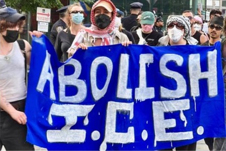 Mii de manifestanţi la New York împotriva politicii migraţiei a lui Trump