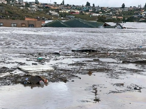 Bilanţul victimelor inundaţiilor din Africa de Sud creşte la 49 de morţi, inclusiv patru copii într-un autobuz şcolar, anunţă guvernul provinciei Eastern Cape 