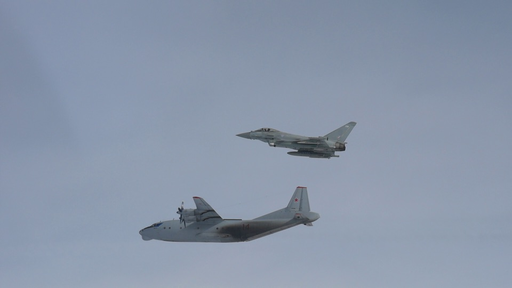 Japonia denunţă manevrele periculoase ale avioanelor militare chineze