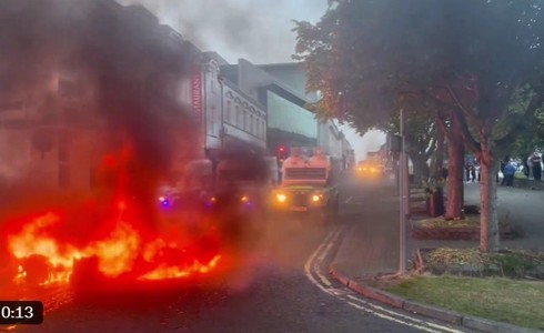 Tensiuni în Irlanda de Nord – Autorităţile române, demersuri pentru clarificarea situaţiei, sancţionarea celor vinovaţi şi protejarea cetăţenilor români / Cetăţenii români, rugaţi să respecte indicaţiile şi să evite zonele cu demonstraţii