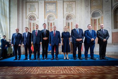 Şeful NATO este „încrezător” într-un acord în privinţa cheltuielilor de apărare la summitul NATO. Italia spune că ar avea nevoie de 10 ani pentru a se conforma