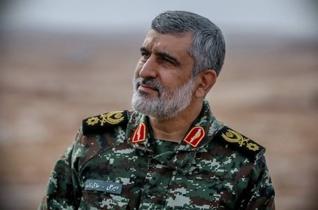 Iranul confirmă uciderea comandantului Forţei Aerospaţiale a Gardienilor Revoluţiei, Amirali Hadjizadeh. Majoritatea pagubelor la Natanz sunt ”la suprafaţă”, anunţă Organizaţia Iraniană a Energiei Atomice, care precizează că nu există ”nicio victimă”