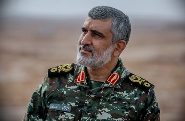 Iranul confirmă uciderea comandantului Forţei Aerospaţiale a Gardienilor Revoluţiei, Amirali Hadjizadeh. Majoritatea pagubelor la Natanz sunt ”la suprafaţă”, anunţă Organizaţia Iraniană a Energiei Atomice, care precizează că nu există ”nicio victimă”