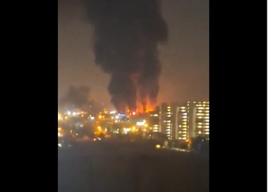 Mai multe explozii se aud la Teheran, iar în zona aeroportului Mehrabad se ridică flăcări şi fum - VIDEO