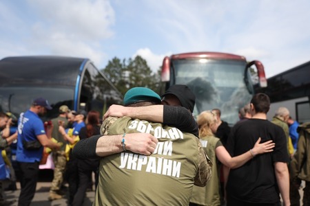 Volodimir Zelenski anunţă un nou schimb de prizonieri cu Rusia, al patrulea într-o săptămână. Kievul a primit şi 1.200 de trupuri ale soldaţilor ucraineni morţi - VIDEO, FOTO