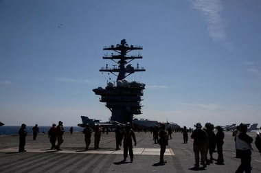 SUA trimit avioane de reaprovizionare cu carburant în Europa şi portavionul nuclear USS Nimitz în O.Mijlociu pentru a-şi oferi opţiuni militare în cazul unei implicări a Washingtonului în Războiul dintre Israel şi Iran