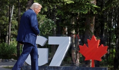 Trump spune că nu intenţionează să-l omoare pe Khamenei ”pentru moment” şi cere Iranului ”să capituleze necondiţionat”. ”Controlăm complet şi total spaţiul aerian iranian”. Anunţul lui Vance 