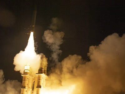 WSJ: Israelul rămâne fără rachete interceptoare Arrow, potrivit unui oficial / Le Figaro: Această penurie anunţată ar putea foarte bine să pară o manevră israeliană pentru a forţa mâna Statelor Unite să se implice în conflict 