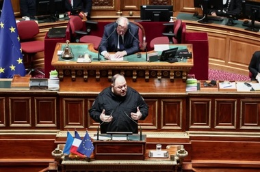 Preşedintele Parlamentului ucrainean, Ruslan Stefanciuk, lansează în Senatul francez un ”Apel de la 18 iunie” în care îndeamnă Franţa ”să apere Ucraina cu tot atâta îndârjire câtă Rusia vrea să o distrugă”. Bilanţul atacului de la Kiev creşte la 27 de morţi